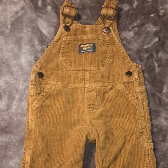 OshKosh B'gosh Other - Toddler boys OshKosh bibs